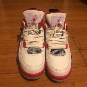 Fire red Jordan 4 size 10